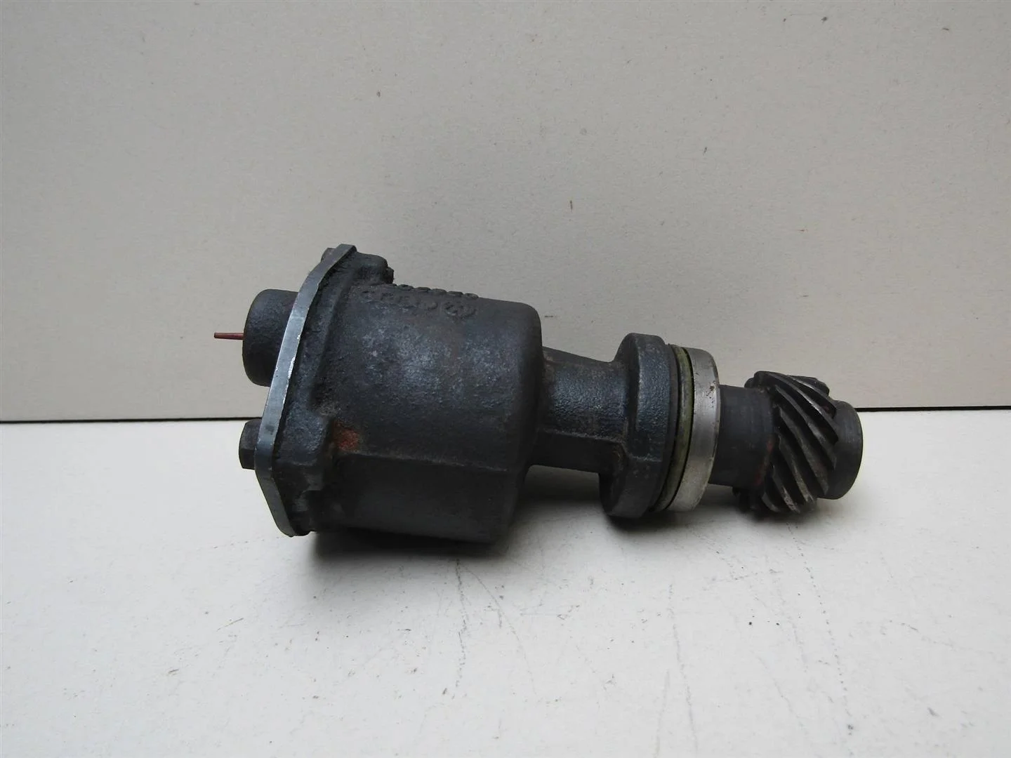Насос вакуумный VW Passat (B3) 1988-1993  [028145101F]  1.9 TD в Вологде