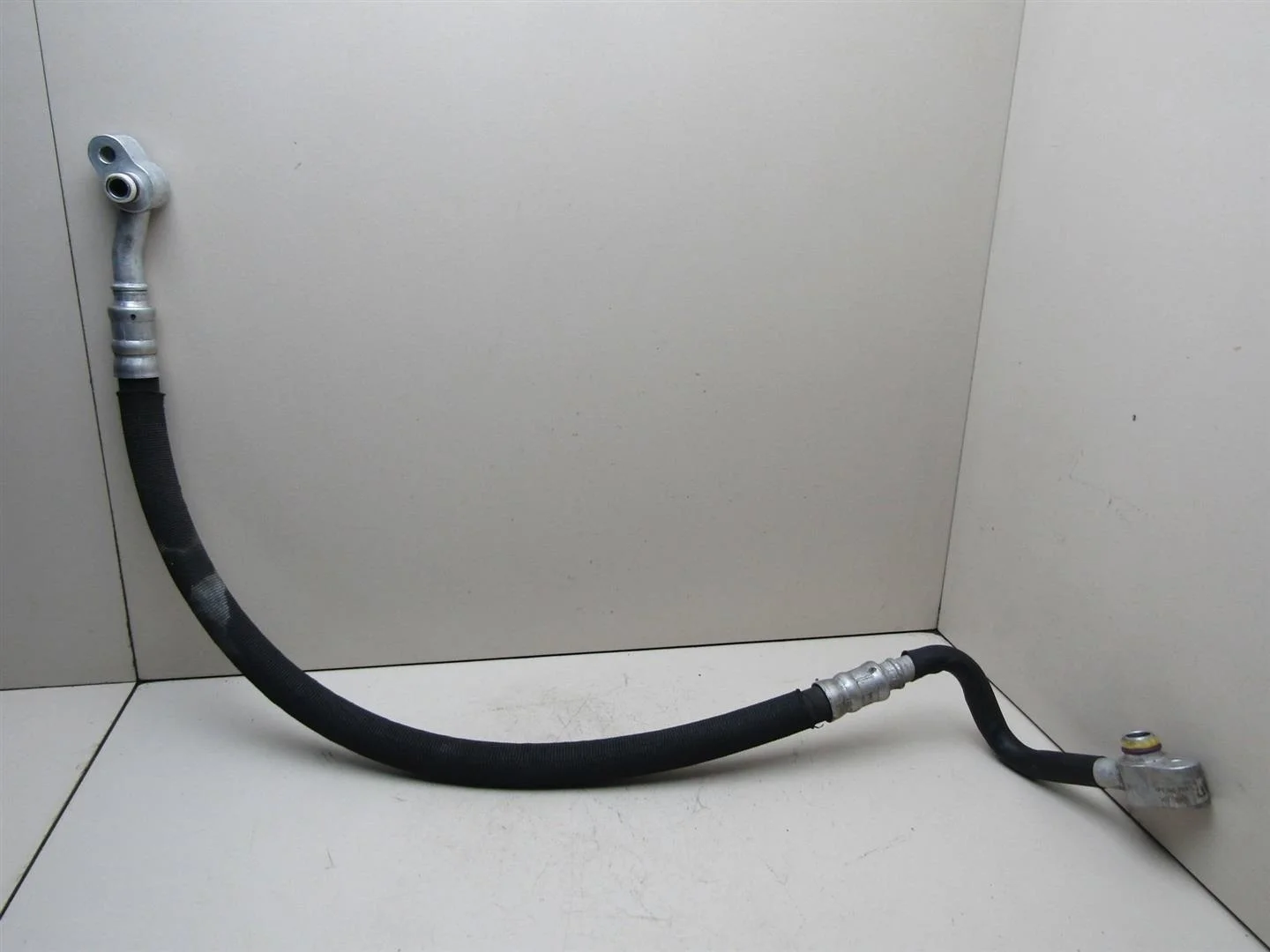 Трубка кондиционера Audi A6 (C6,4F) 2005-2011  [4F0260701L]  2.4 3.2 в Вологде