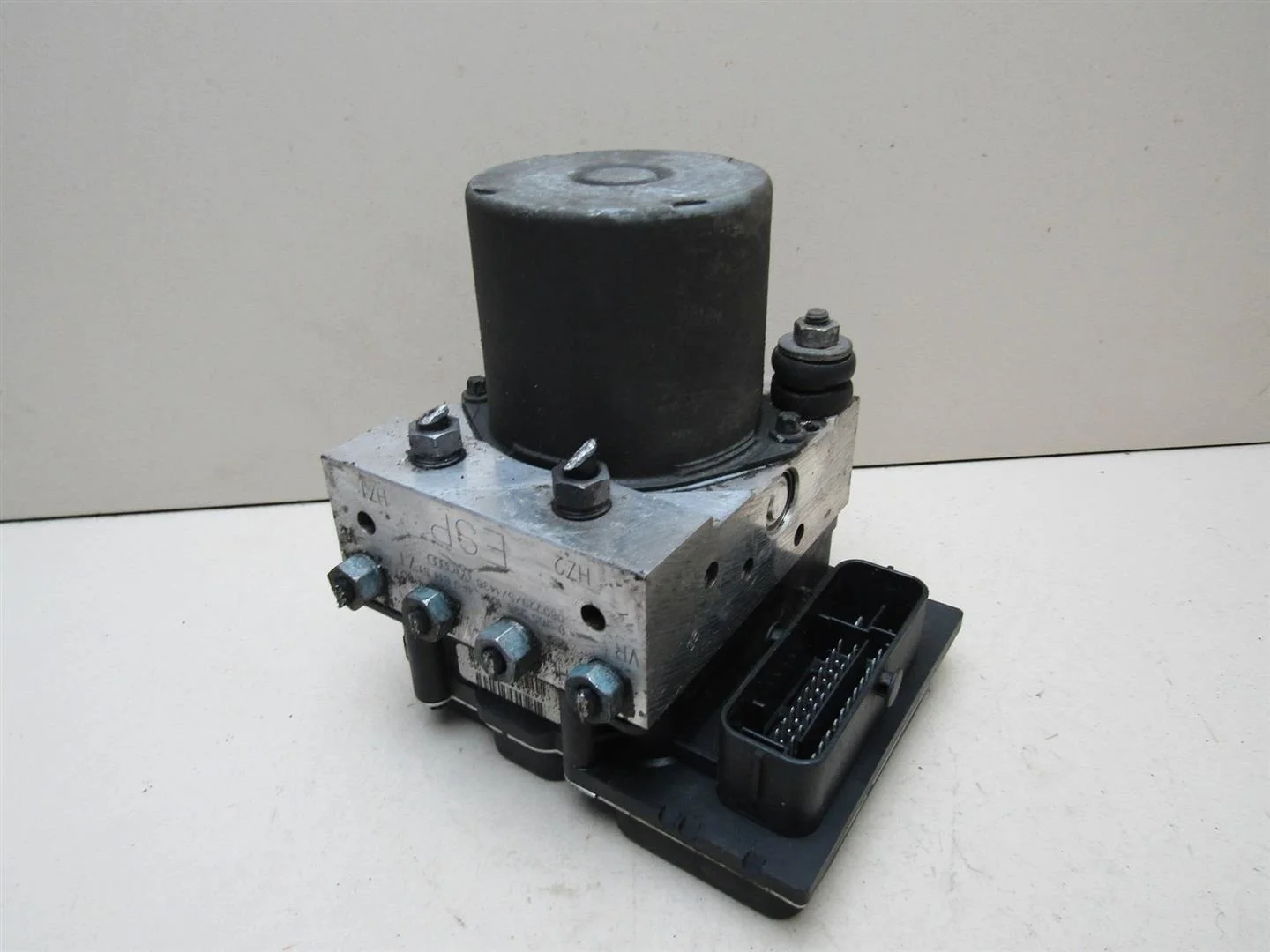 Блок ABS (насос) Audi A6 (C6,4F) 2005-2011  [4F0614517T]  в Вологде