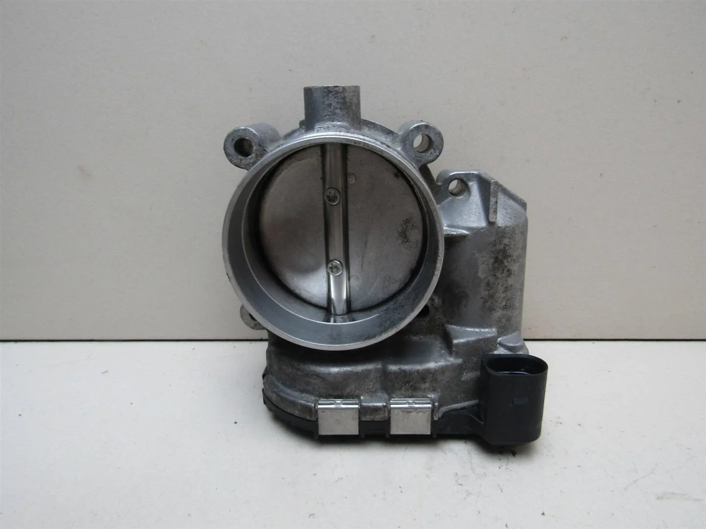 Заслонка дроссельная Audi A6 (C6,4F) 2005-2011  [078133062C]  2.4  3.2 в Вологде