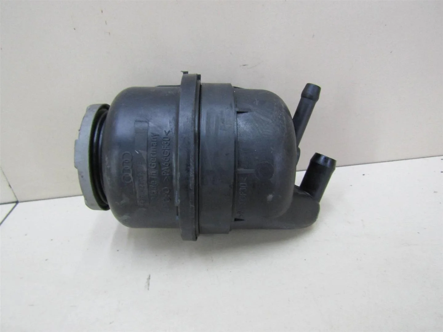 Бачок гидроусилителя Audi A6 (C6,4F) 2005-2011  [4F0422371E]  2.4 BDW в Вологде