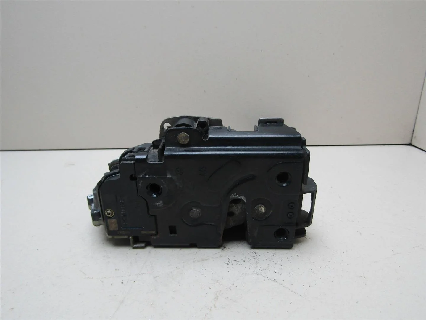 Замок двери передней правой VW Transporter T5 2003-2015  [3B1837016BQ]  в Вологде