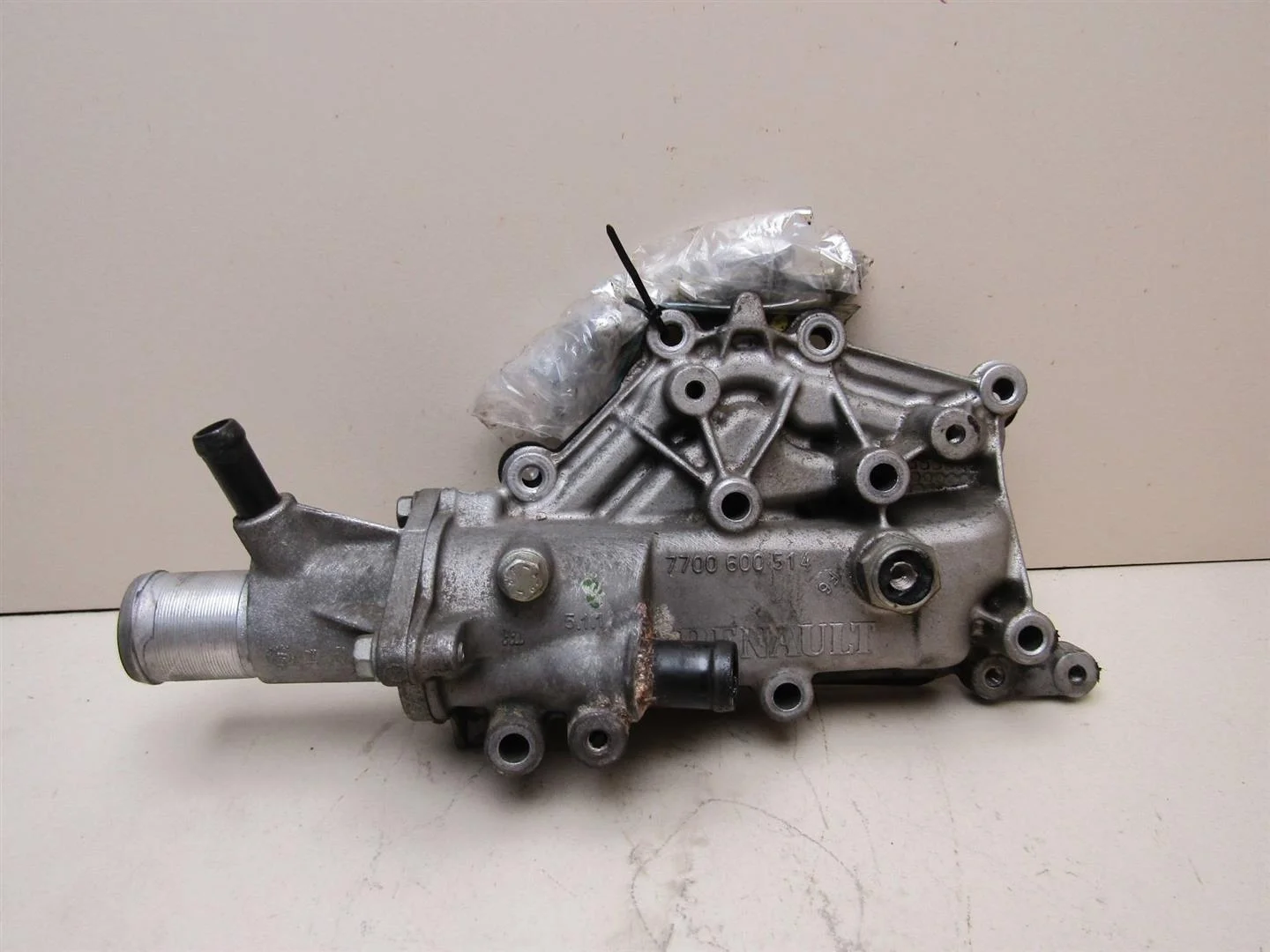 Корпус термостата Renault Megane II 2002-2009  [7700600514]  1.4 1.6 1.8 16V в Вологде