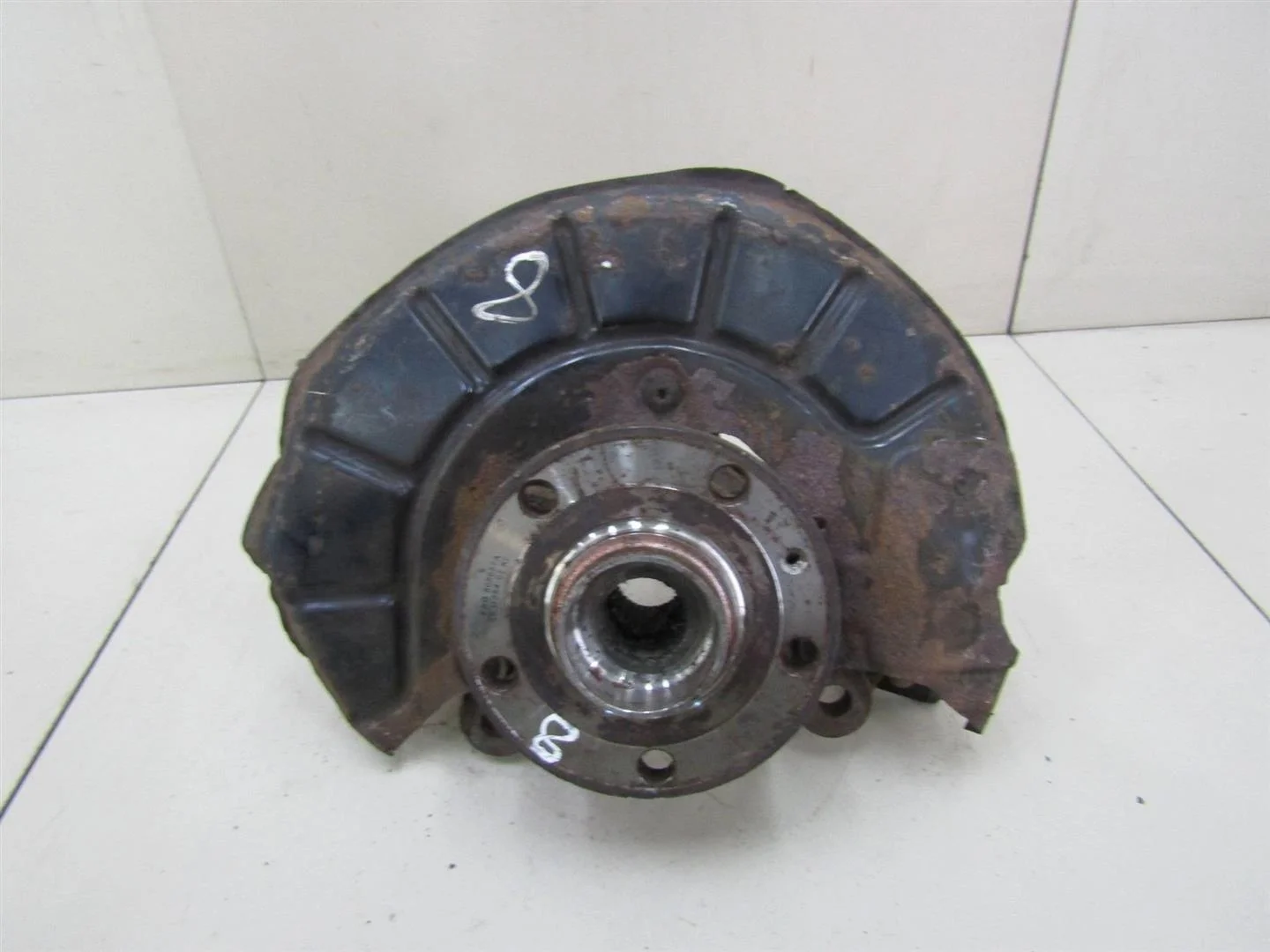 Кулак поворотный передний левый VW Caddy III 2004-2016  [1K0407255AA]  1.2 8V CBZB в Вологде