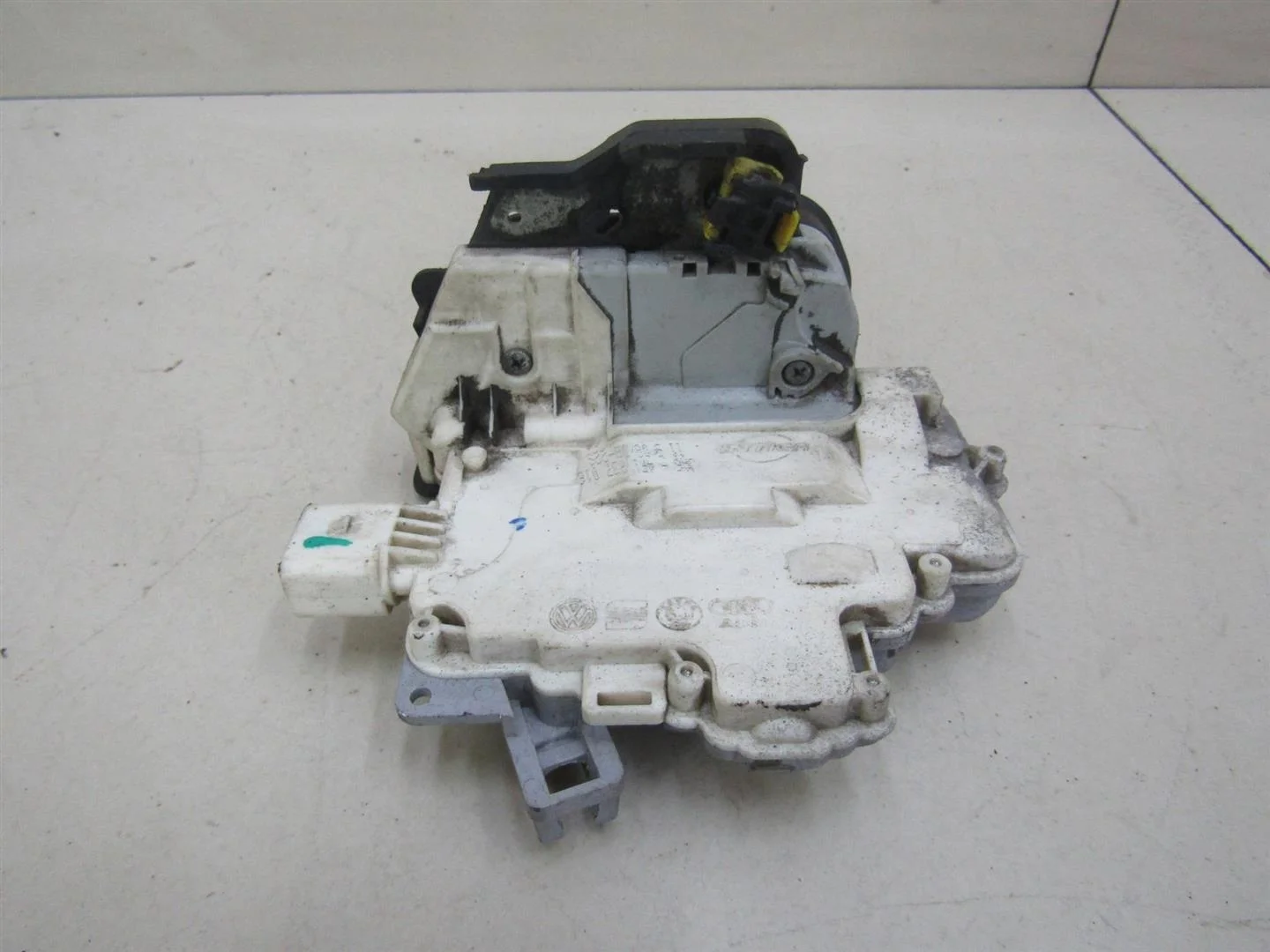 Замок двери передней правой Audi A6 (C6,4F) 2005-2011  [4F1837016]  в Вологде