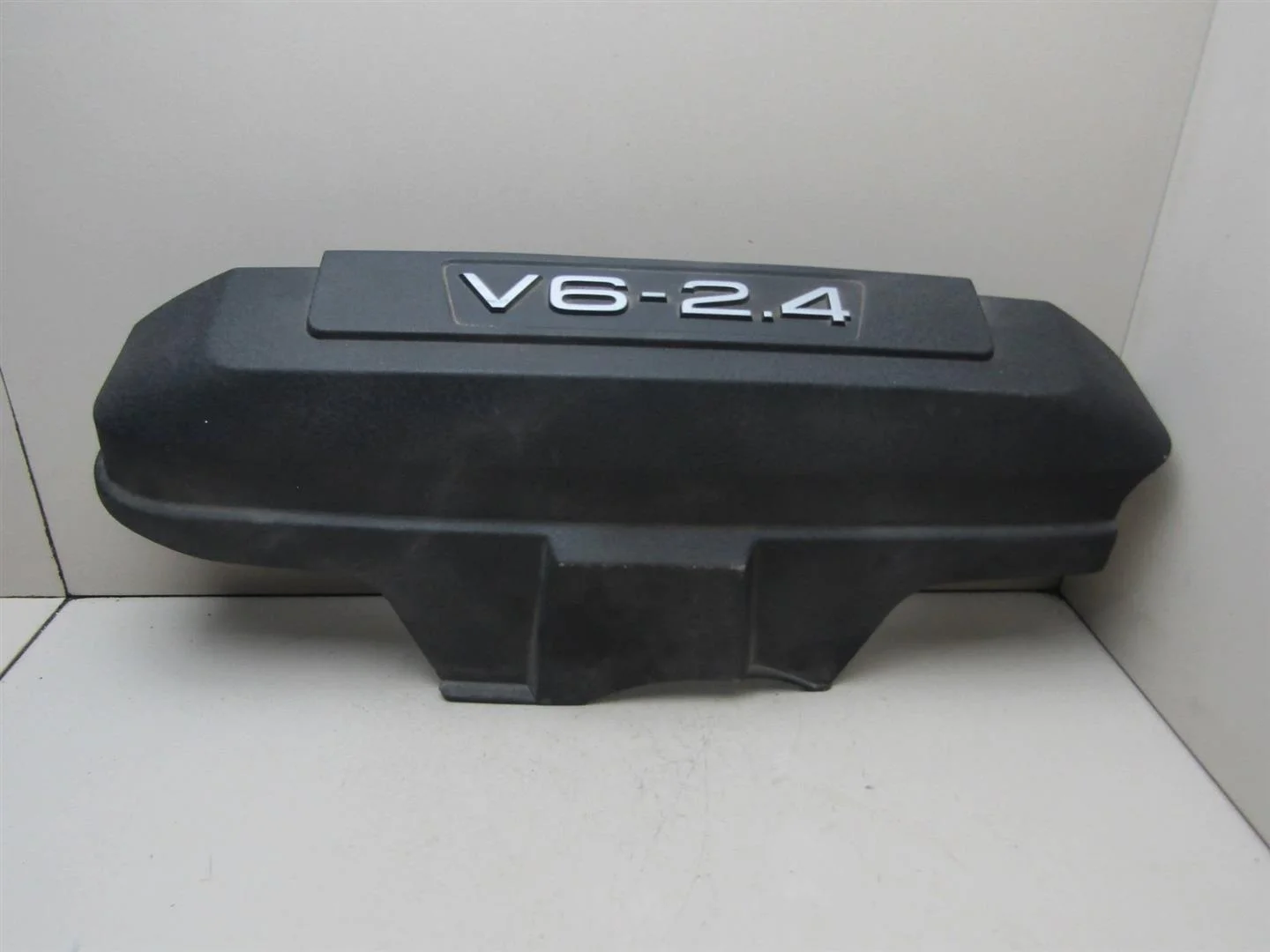 Накладка декоративная Audi A6 (C6,4F) 2005-2011  [06E103925]  2.4  в Вологде
