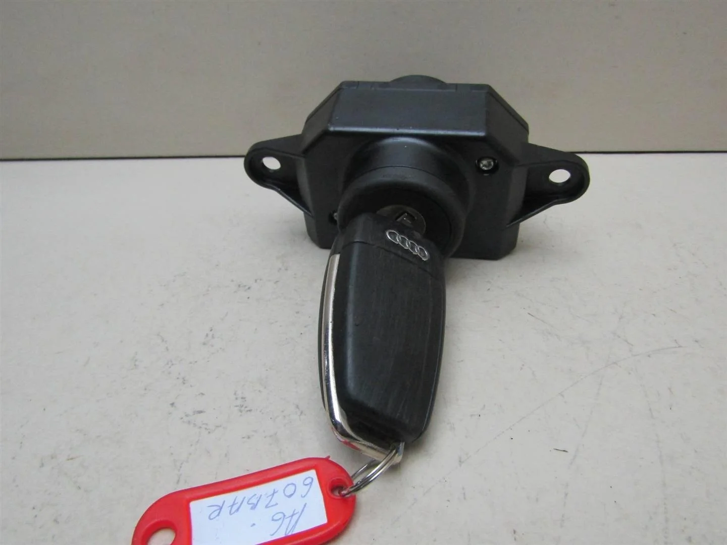 Замок зажигания Audi A6 (C6,4F) 2005-2011  [4F0909131D]  в Вологде