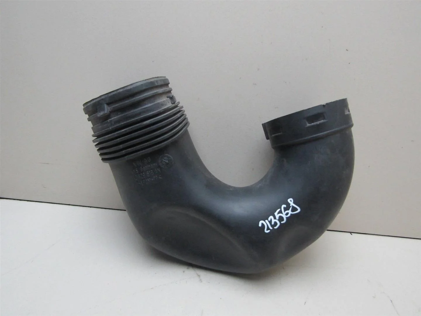 Патрубок воздушного фильтра VW Passat (B6) 2005-2010  [1K0129618AN]  1.8 / 2.0 в Вологде