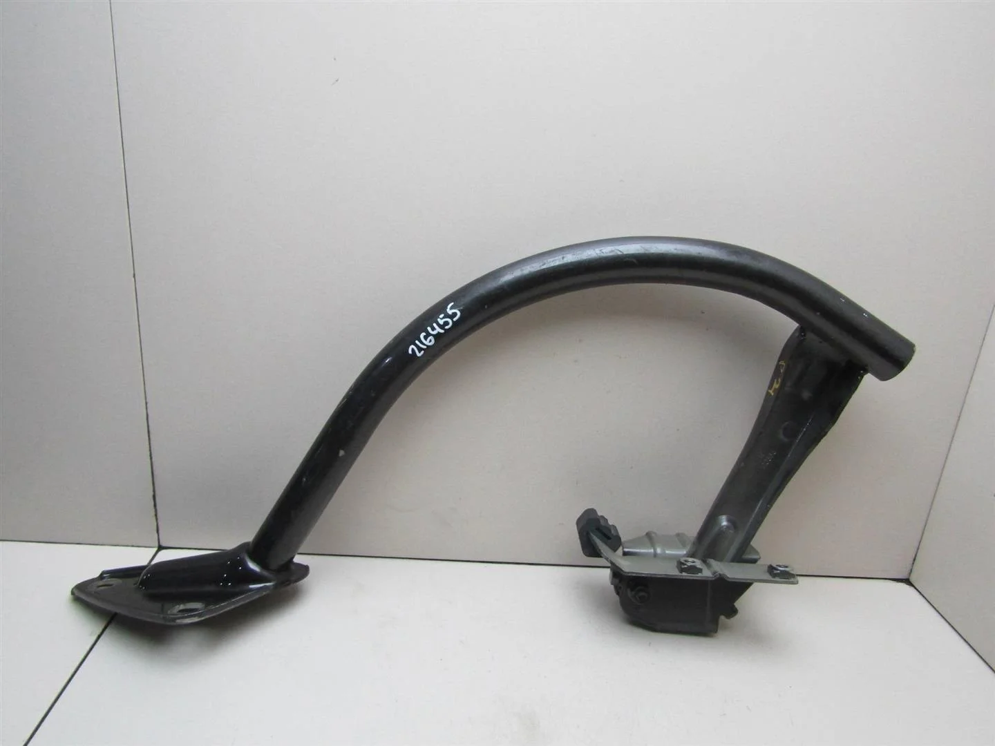 Петля крышки багажника VW Passat CC 2008-нв  [3C8827302A]  в Вологде