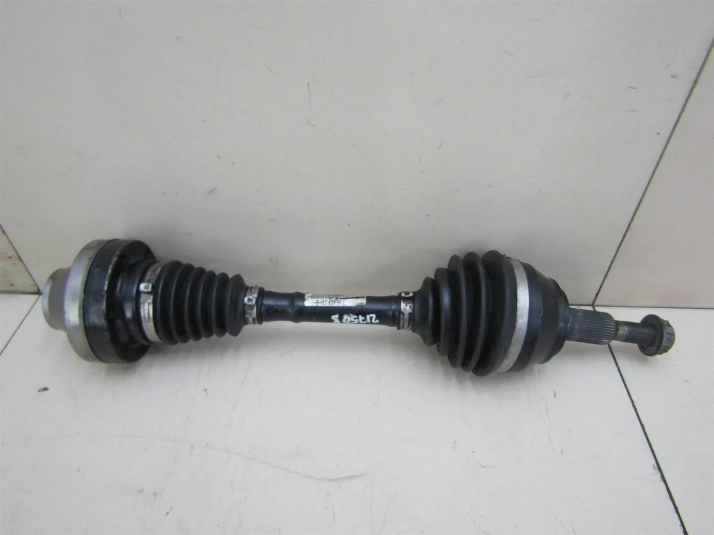 Полуось передняя VW Touareg 2002-2010  [7L6407271D]  в Вологде