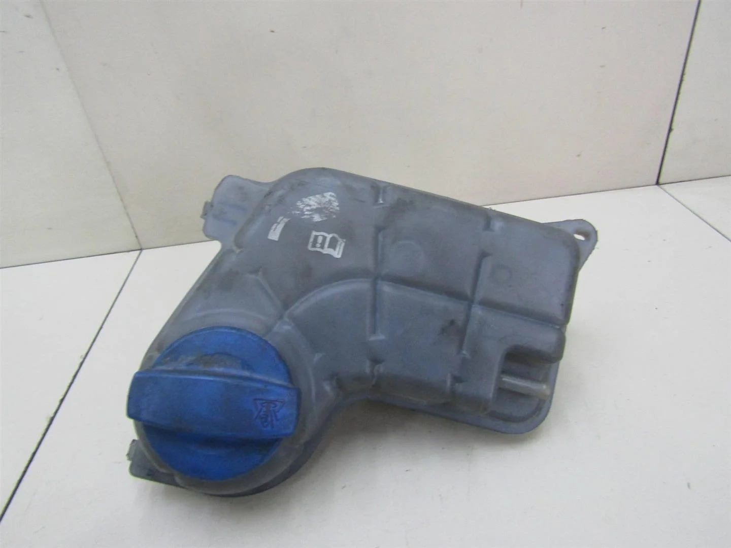 Бачок расширительный Audi A4 (B6) 2000-2004  [8E0121403]  2.0 ALT в Вологде