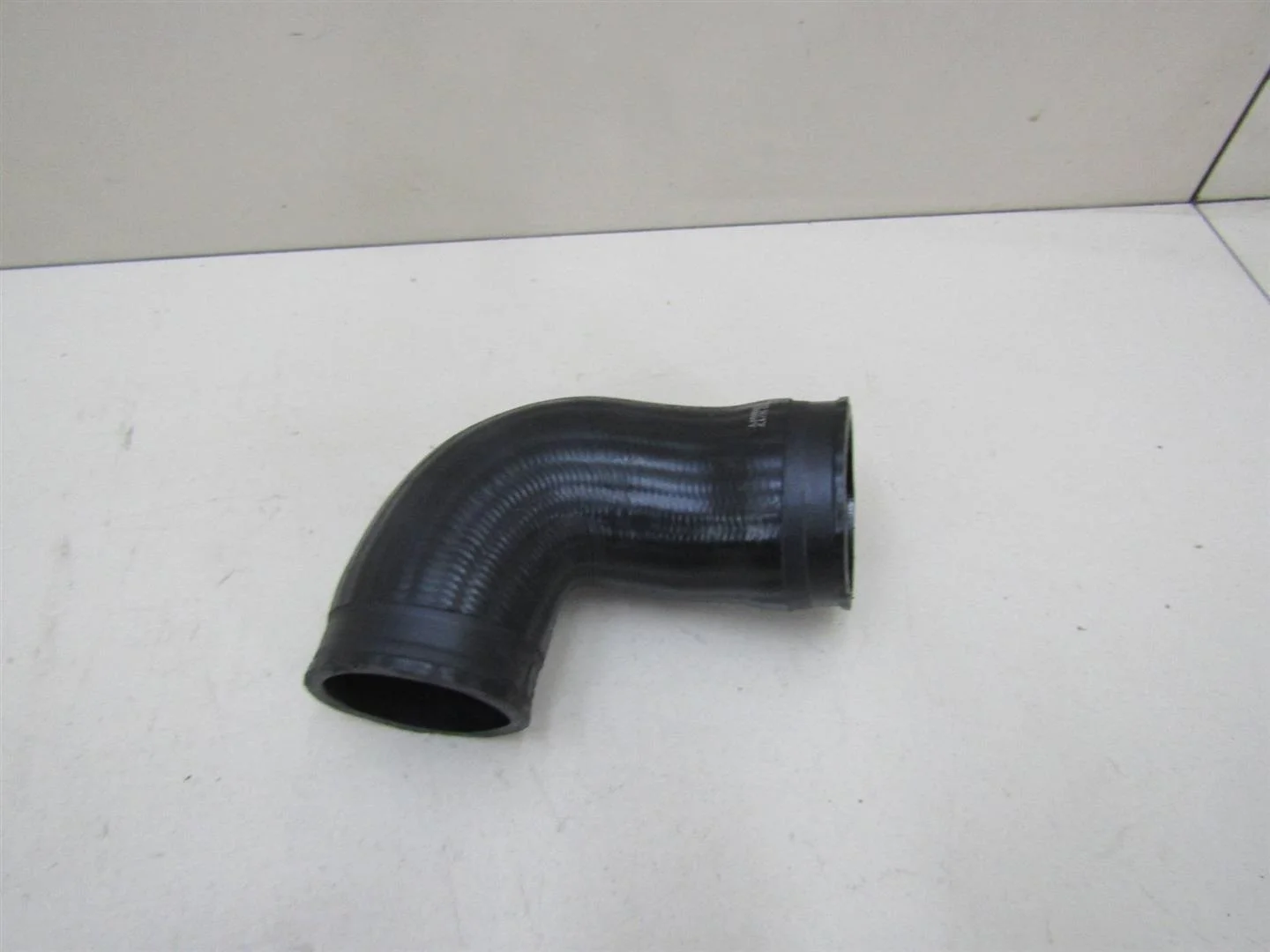 Патрубок интеркулера Skoda Octavia 1997-2000  [06A145832C]  1.8T AUM в Вологде