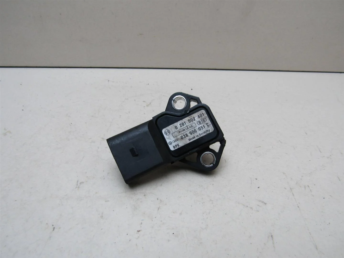 Датчик абсолютного давления VW Passat (B5+) 2000-2005  [038906051C]  в Вологде
