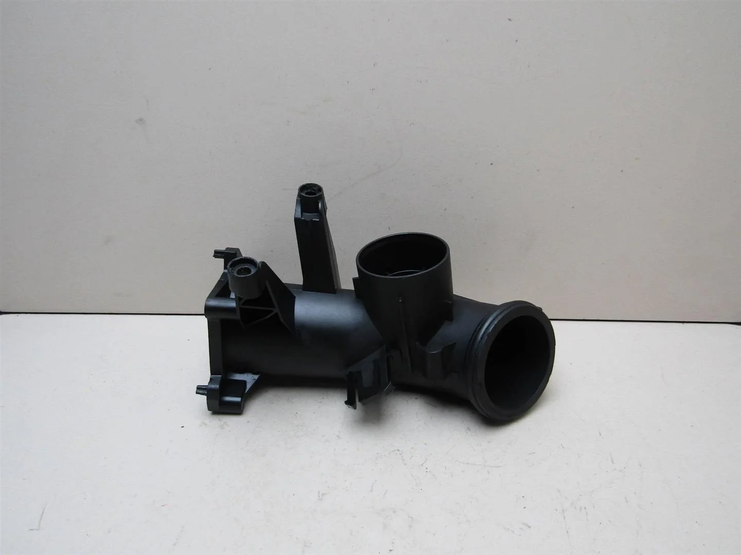 Воздуховод VW Jetta 2006-2011  [03С145861D]  1.4 TSI в Вологде