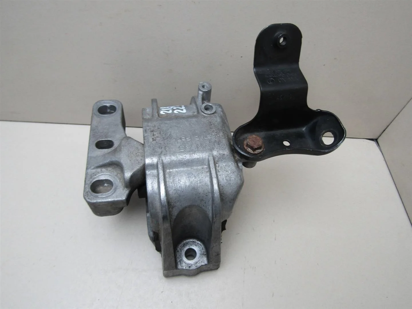 Опора двигателя правая Skoda Octavia (A5 1Z-) 2004-2013  [1K0199262CF]  в Вологде