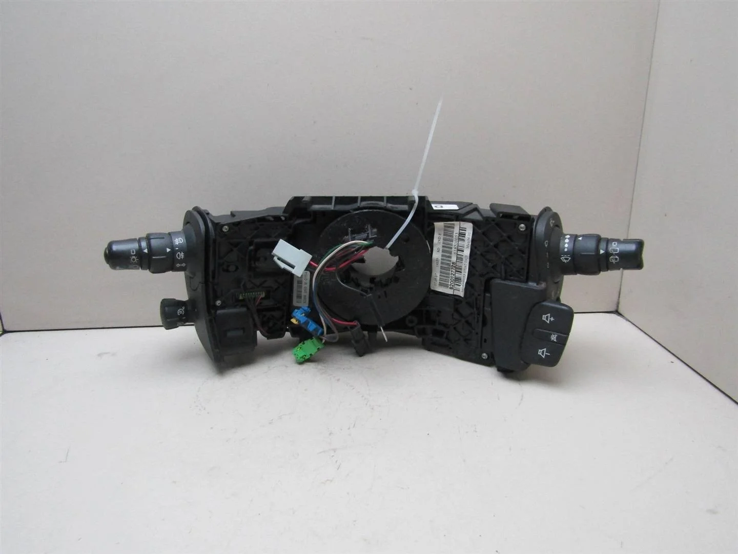 Переключатель подрулевой в сборе Renault Scenic 2003-2009  [7701060399]  в Вологде