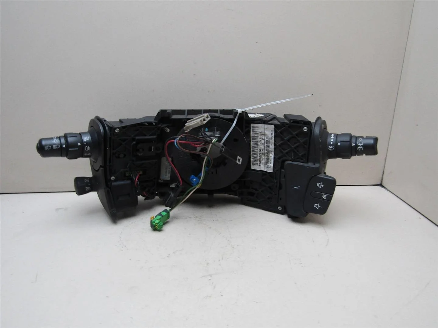 Переключатель подрулевой в сборе Renault Scenic 2003-2009  [7701060399]  в Вологде