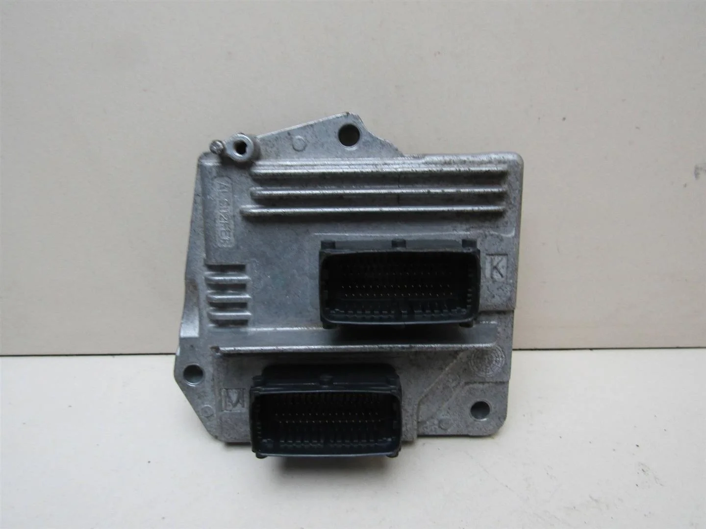 Блок управления двигателем Opel Zafira B 2005-2012  [55562549]  Z16XE1 Z16XEP в Вологде