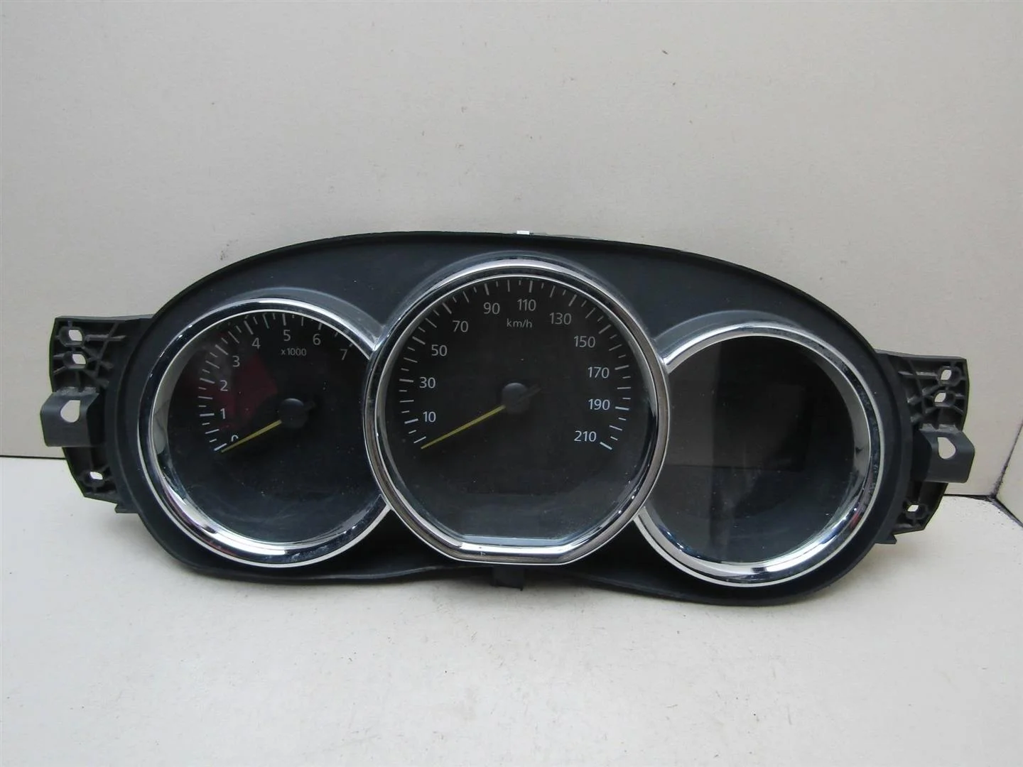 Панель приборов Renault Duster 2012-2021  [248102001R]  в Вологде