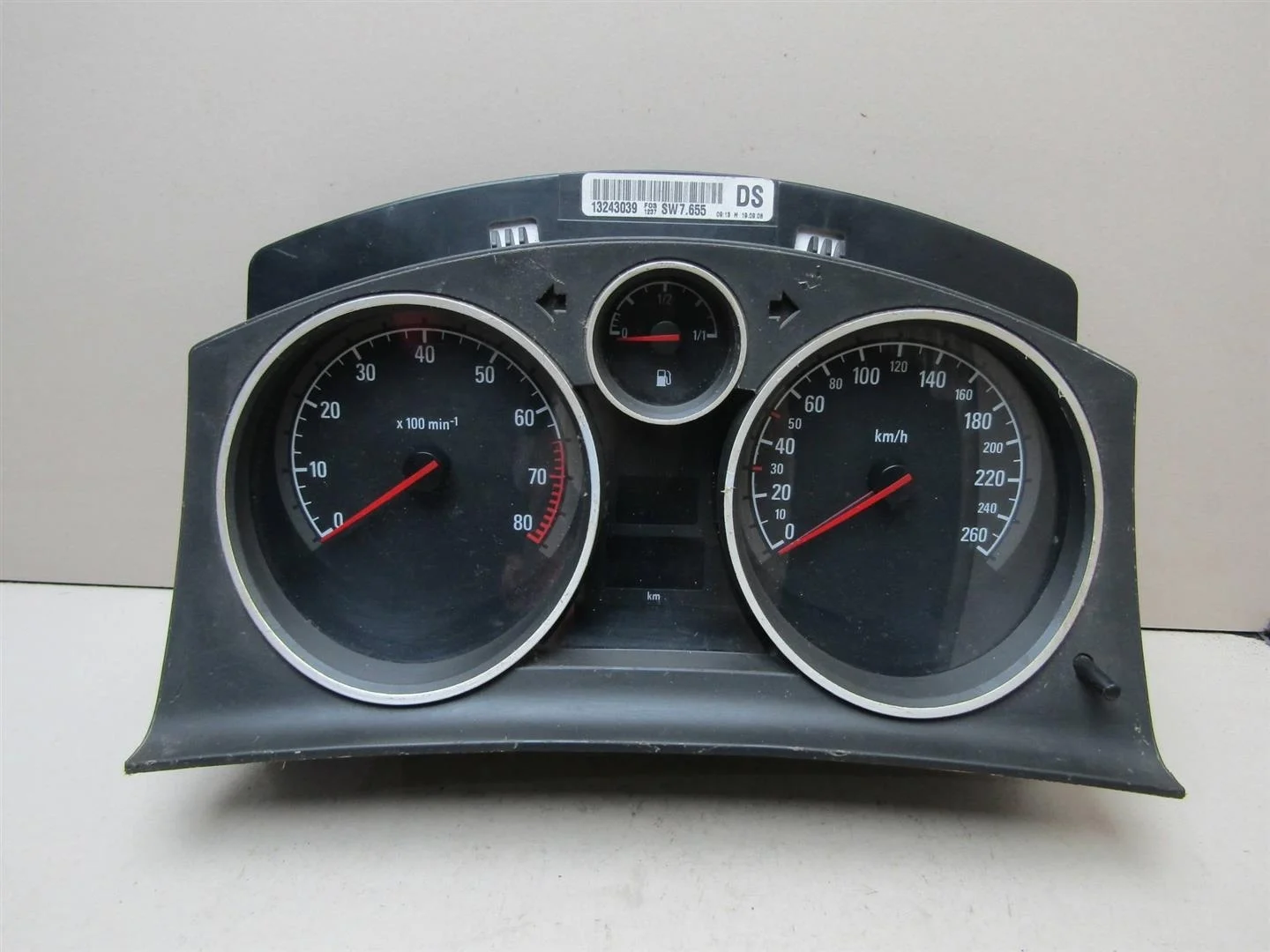 Панель приборов Opel Astra H \ Family 2004-2015  [13243039]  в Вологде