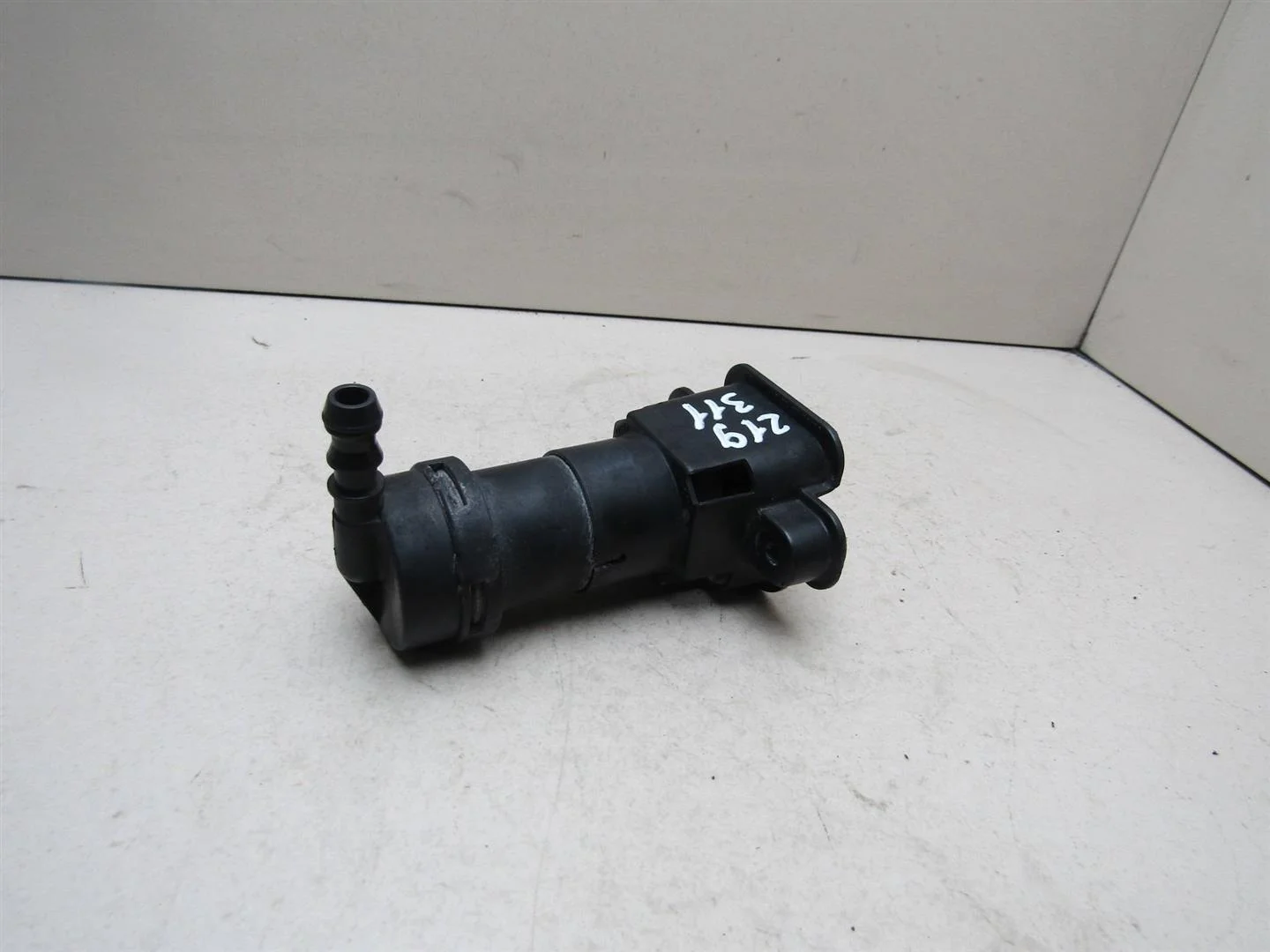 Форсунка омывателя фары Audi A4 (B6) 2000-2004  [8E0955101C]  в Вологде