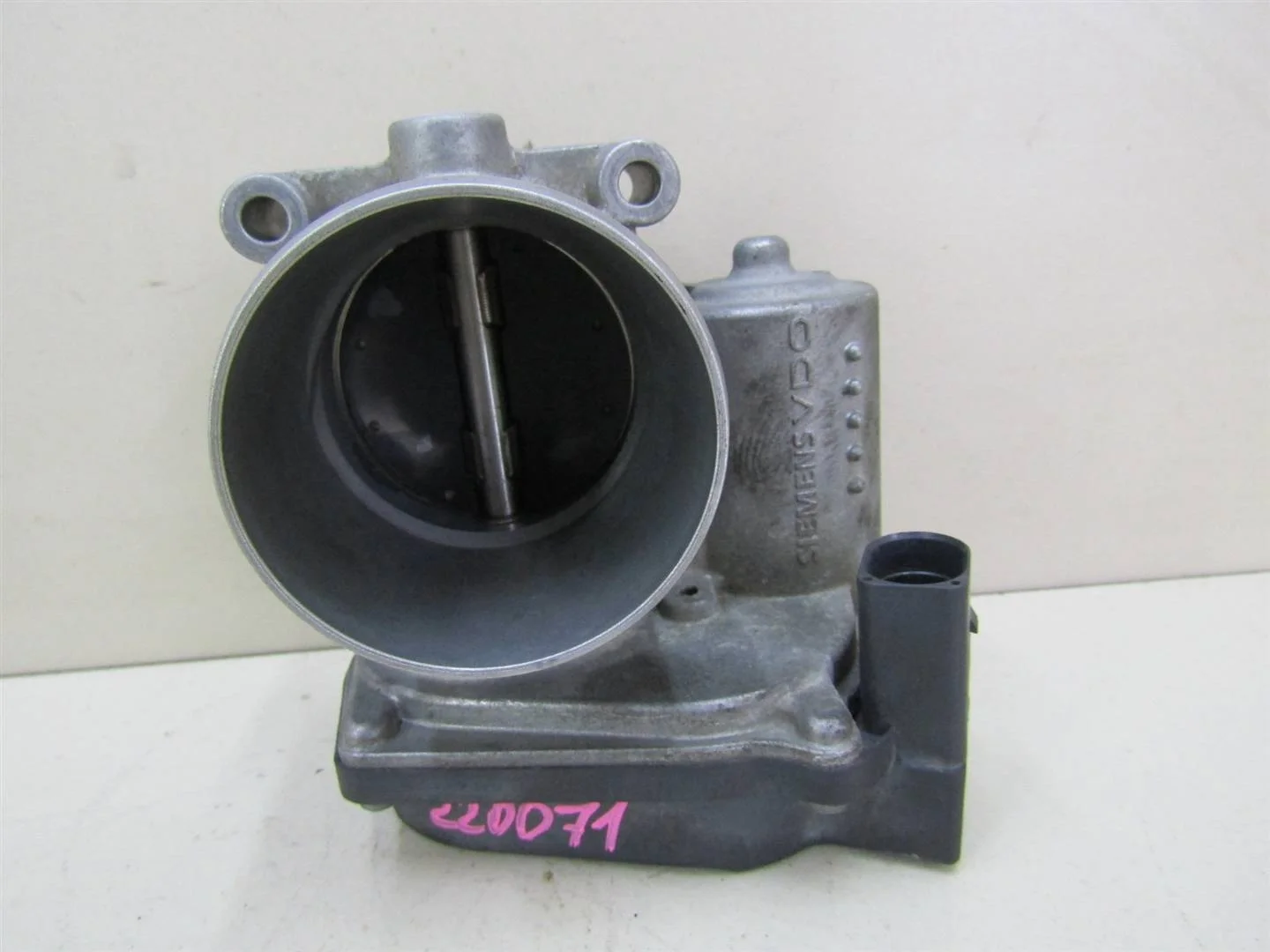 Заслонка дроссельная Skoda Octavia (A5 1Z-) 2004-2013  [03C133062C]  1.4 BUD в Вологде