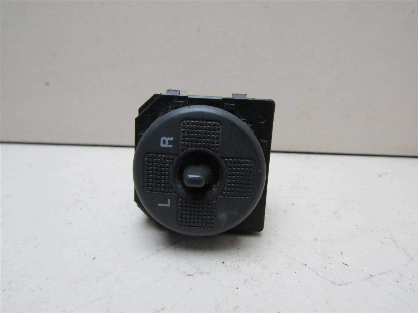Переключатель регулировки зеркала Hyundai Getz 2005-2010  [955301C100]  1.1 G4HG в Вологде