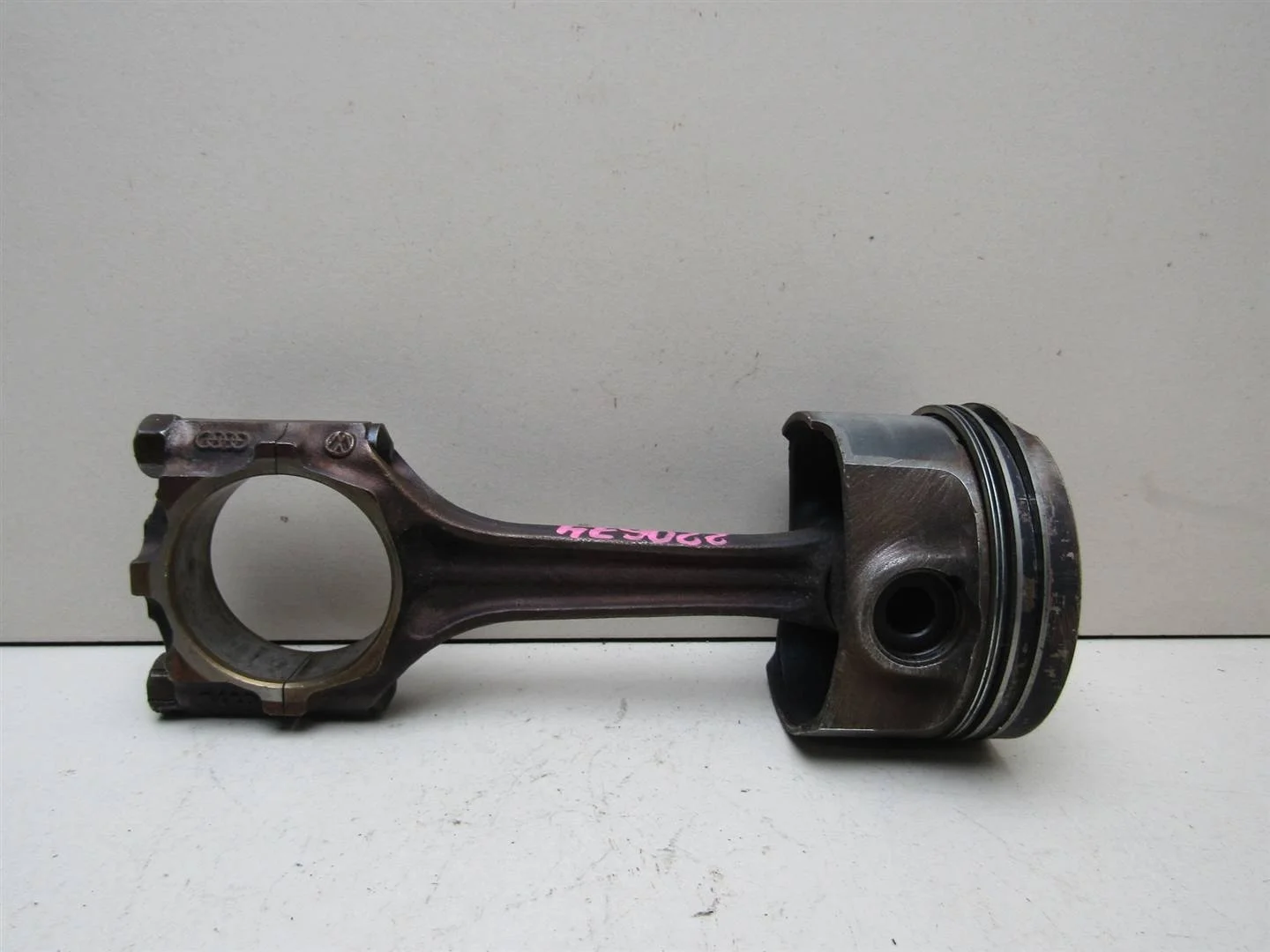 Шатун VW Passat (B5) 1996-2000  [027198401B]  1.8T  AEB в Вологде