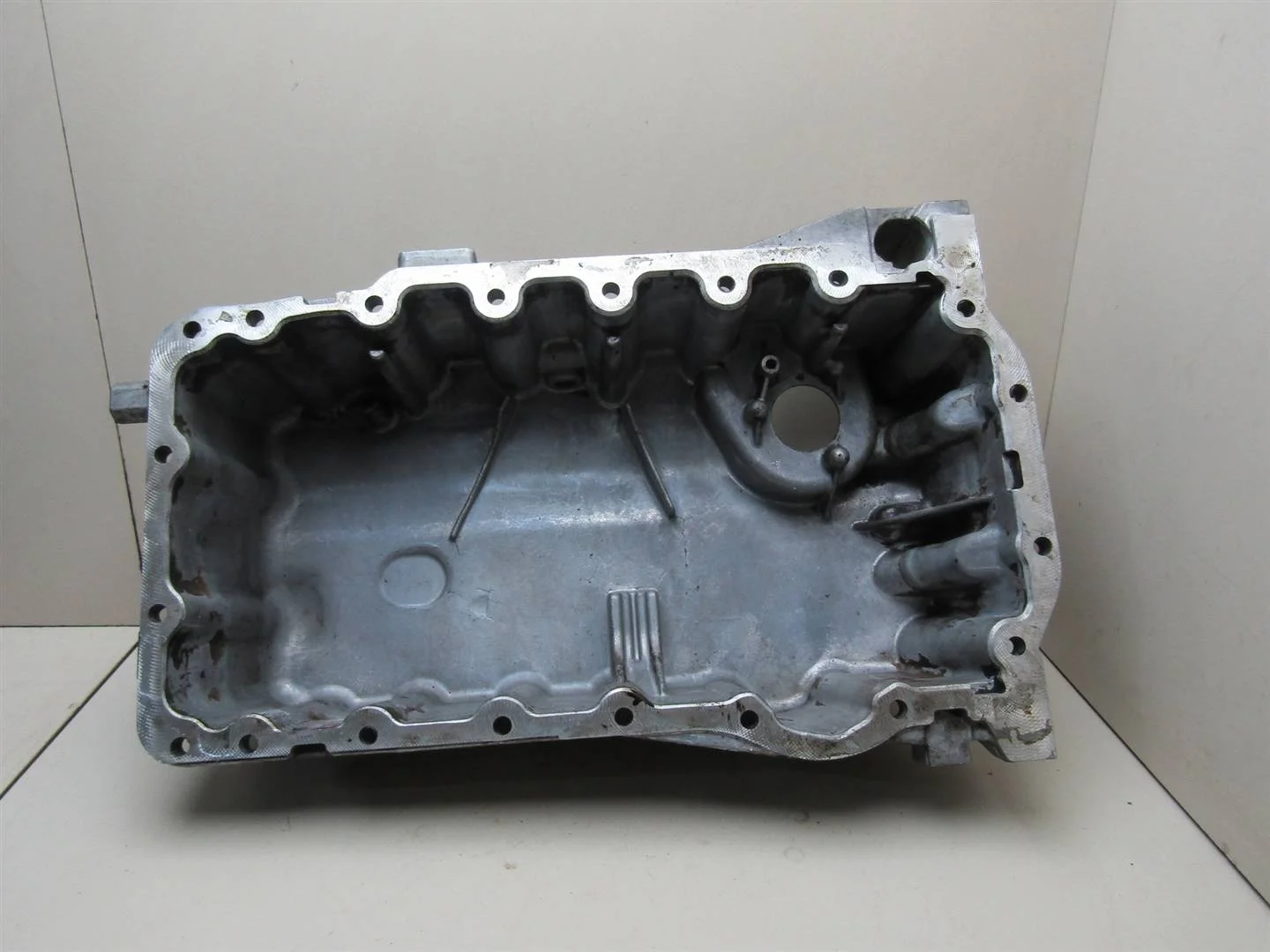 Поддон масляный двигателя VW Passat (B6) 2005-2010  [06F103601FA]  2.0 BVY в Вологде