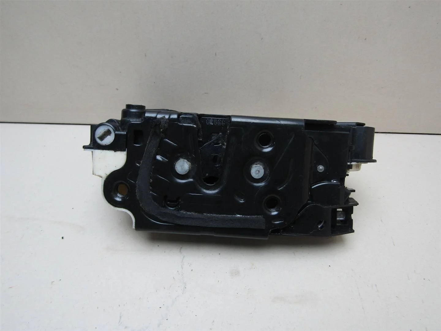 Замок двери задней левой VW Polo (Sed RUS) 2011-2020  [6RF839015]  1.6 CFNA в Вологде