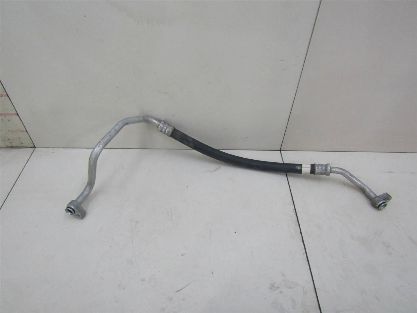 Трубка кондиционера Toyota Auris (E15) 2006-2012  [8870402580]  1.6 1ZRFE  в Вологде