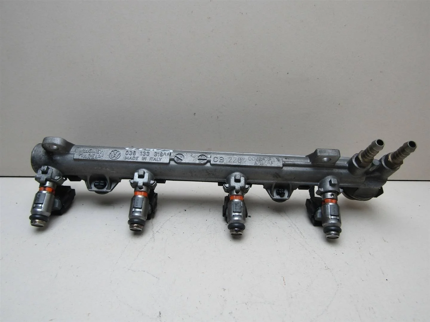 Рейка топливная (рампа) Skoda Octavia (A4 1U-) 2000-2011  [036133319B]  1.4 BCA в Вологде