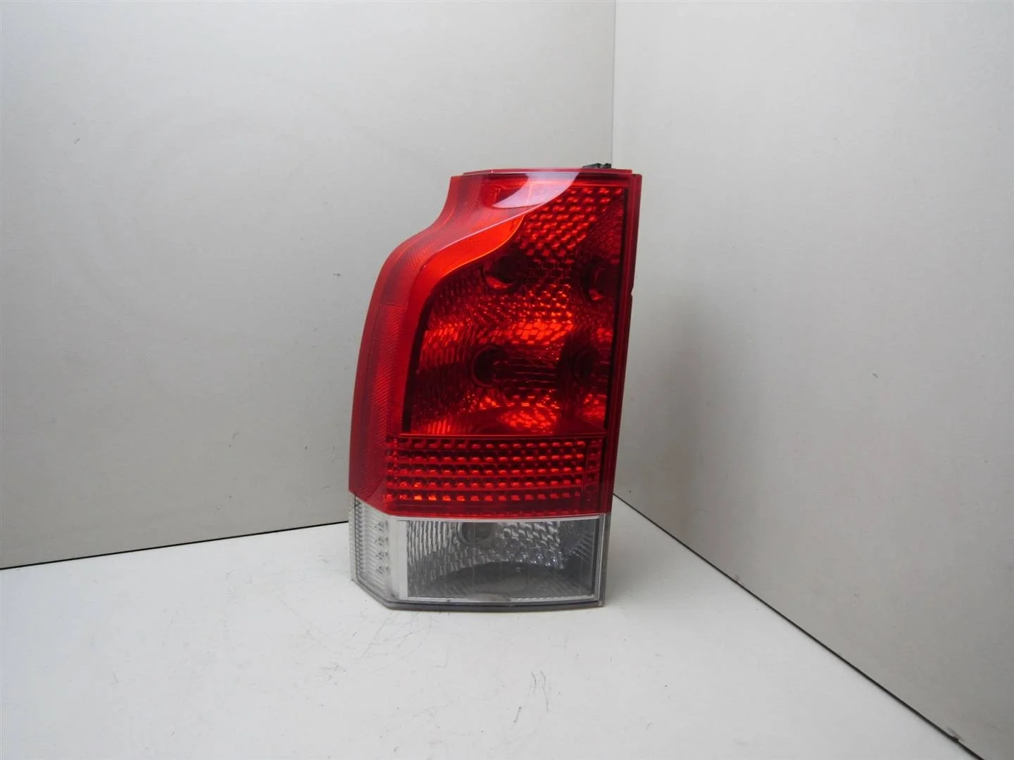 Фонарь задний левый Volvo XC70 Cross Country 2000-2006  [30655379]  B5254T2 в Вологде