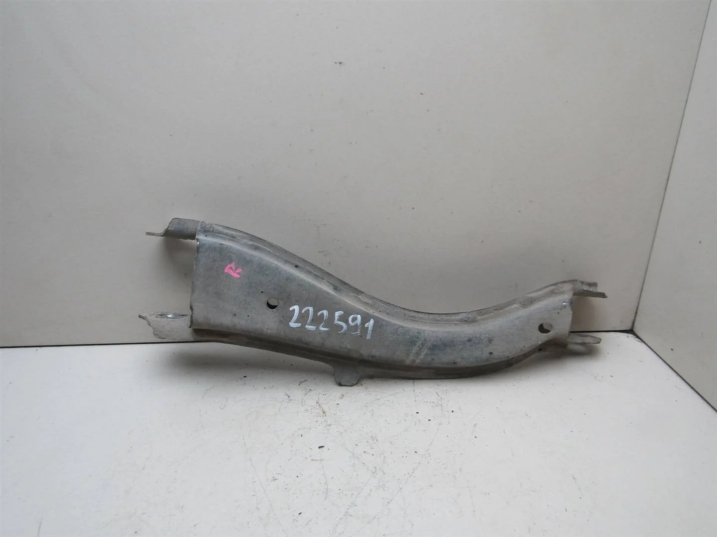 Рычаг задний нижний правый Volvo XC70 Cross Country 2000-2006  [30676100]  B5254T2 в Вологде