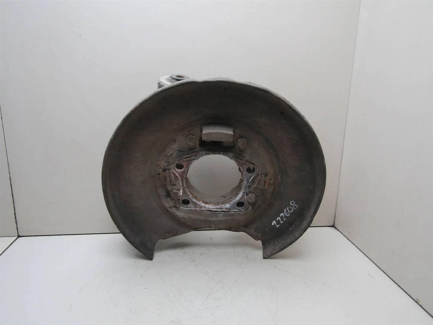 Кулак поворотный задний правый Volvo XC70 Cross Country 2000-2006  [30666468]  B5254T2 в Вологде
