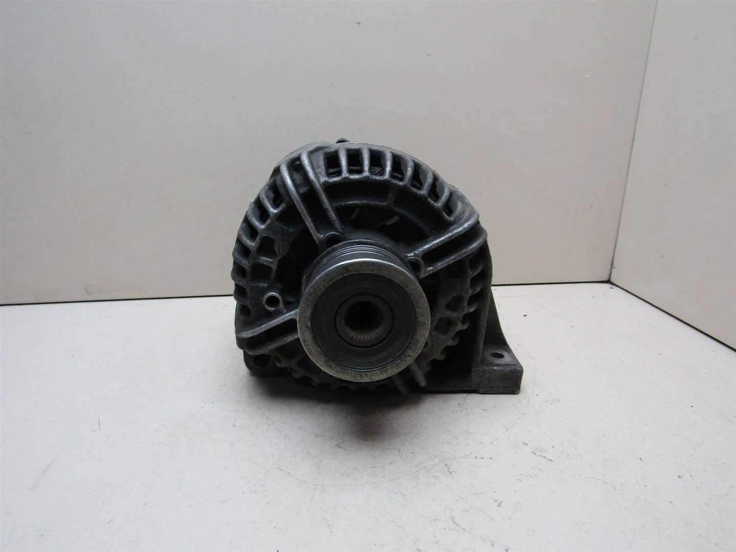 Генератор Volvo XC70 Cross Country 2000-2006  [30667787]  B5254T2 в Вологде