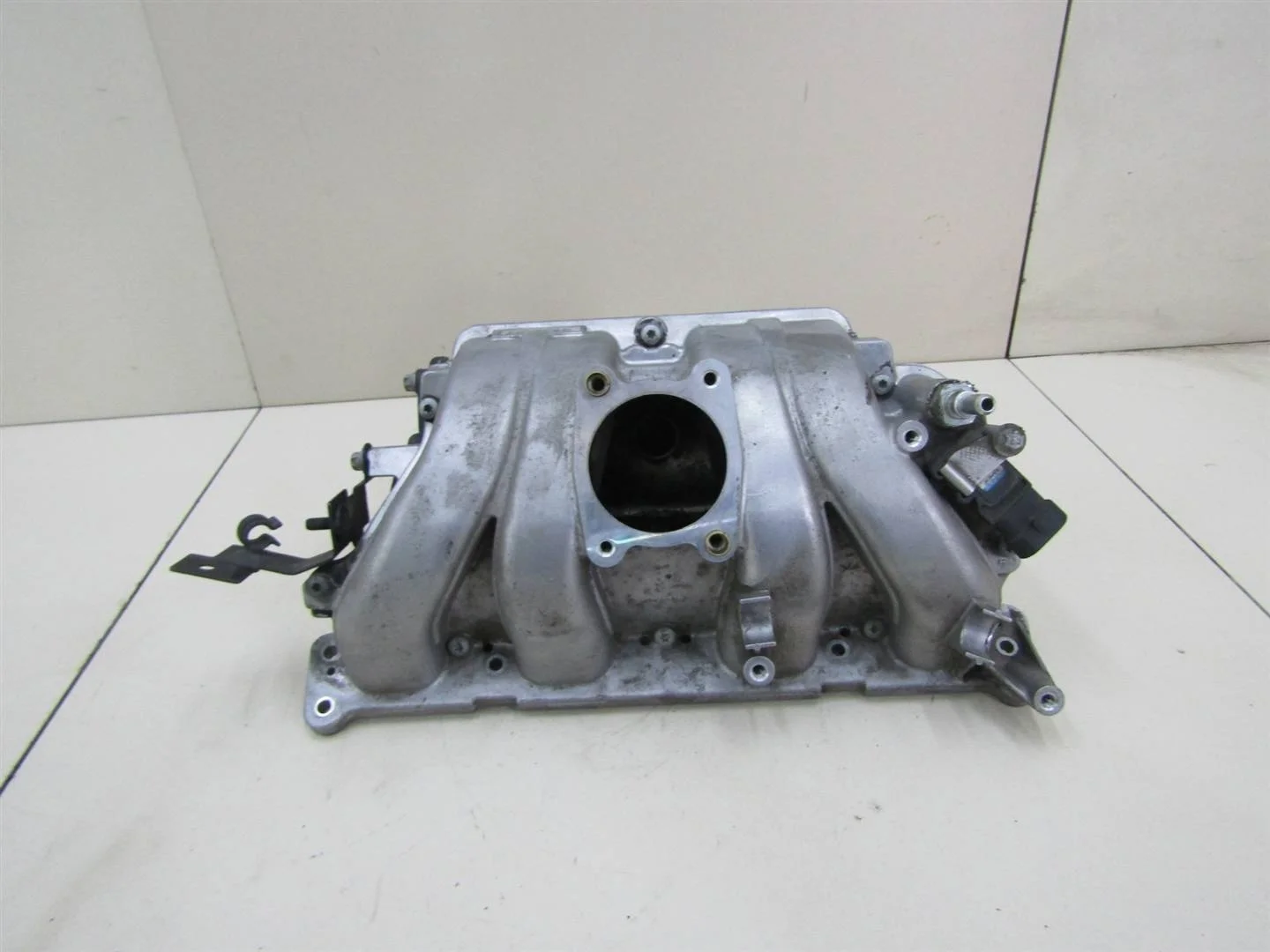 Коллектор впускной Opel Astra H \ Family 2004-2015  [24435069]  Z16XEP в Вологде