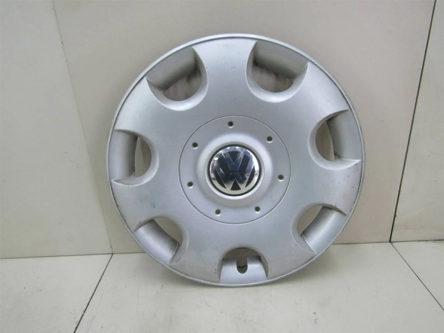 Колпак декоративный VW Tiguan 2007-2011  [1T0601147B]  в Вологде