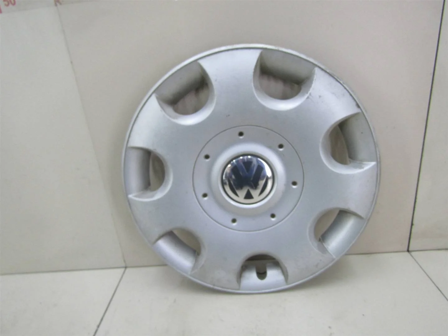 Колпак декоративный VW Tiguan 2007-2011  [1T0601147B]  в Вологде