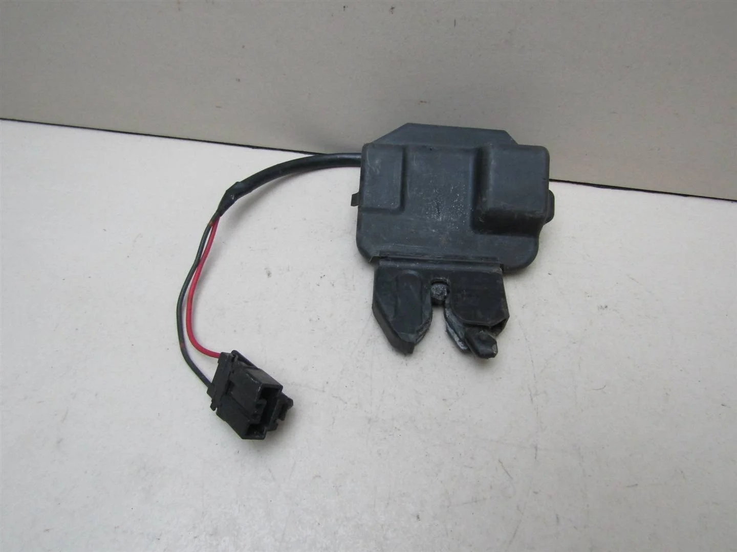 Замок багажника Nissan Primera P12E 2002-2007  [84630AV600]  1.6 QG16DE в Вологде