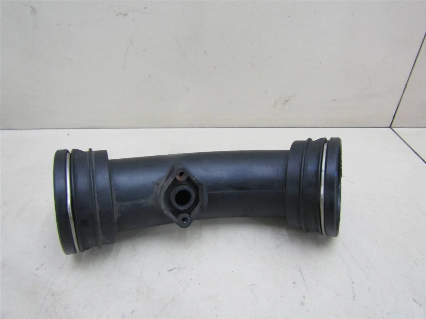Патрубок интеркулера VW Transporter T5 2003-2015  [7H0145955J]  2.5 AXD,AXE,BLJ в Вологде