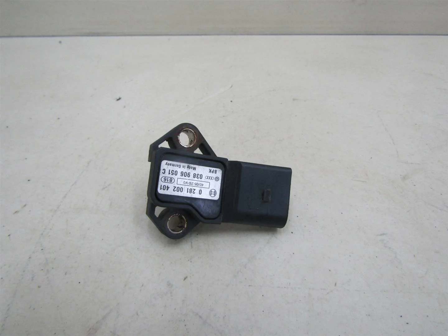 Датчик абсолютного давления VW Passat (B5+) 2000-2005  [038906051C]  в Вологде