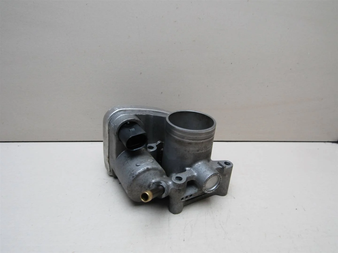 Заслонка дроссельная VW Golf IV \Bora 1997-2005  [036133062L]  1.4 16V APE в Вологде