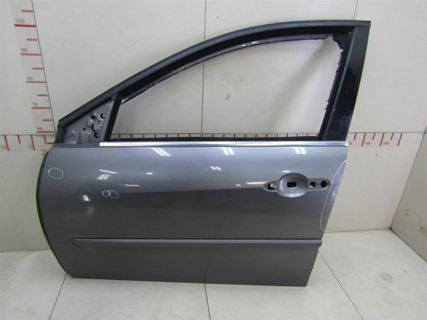 Дверь передняя левая Renault Laguna III 2009-2015  [801010025R]  в Вологде