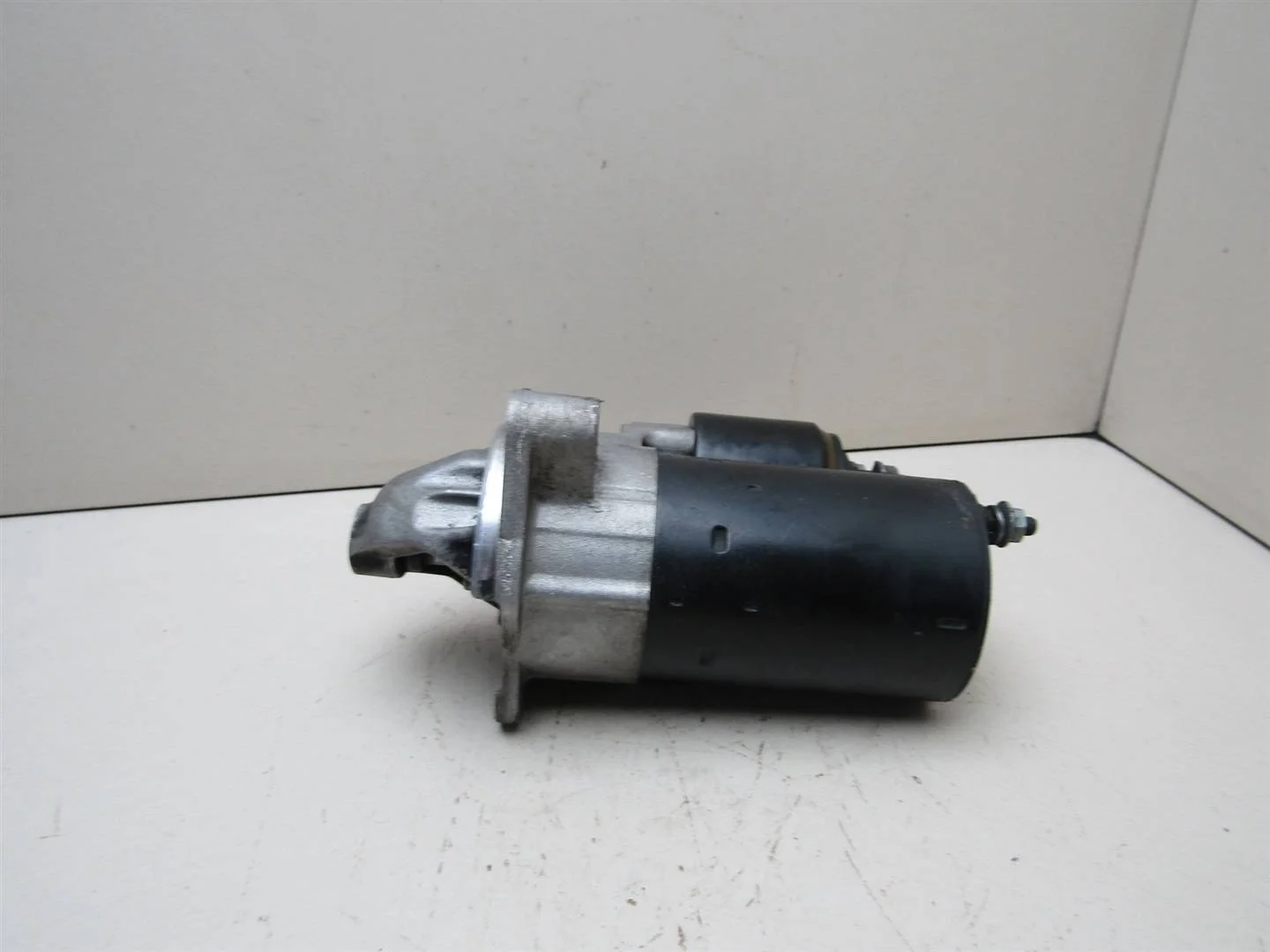 Стартер Audi A4 (B7) 2005-2007  [06B911023A]  1.6-2.0 в Вологде