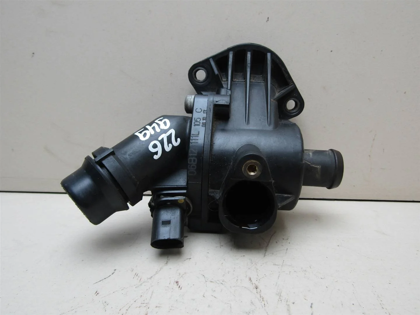Термостат Audi A4 (B6) 2000-2004  [06B121111F]  2.0 FSI AWA в Вологде