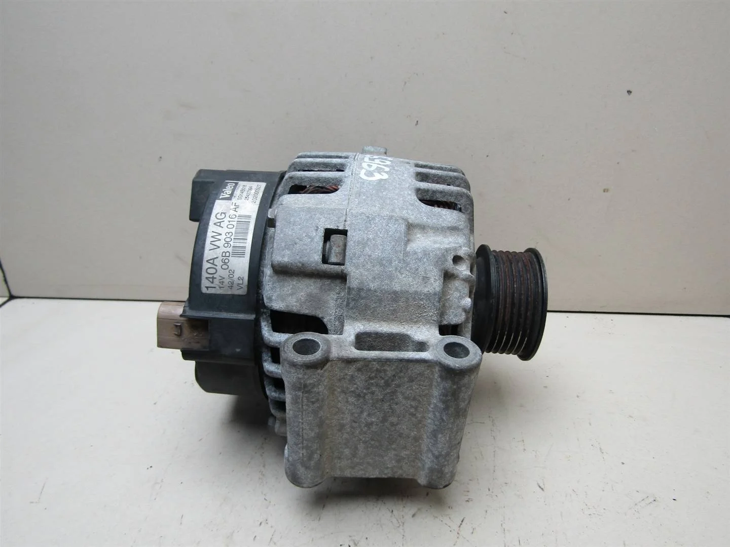 Генератор Audi A4 (B7) 2005-2007  [06B903016AF]  в Вологде