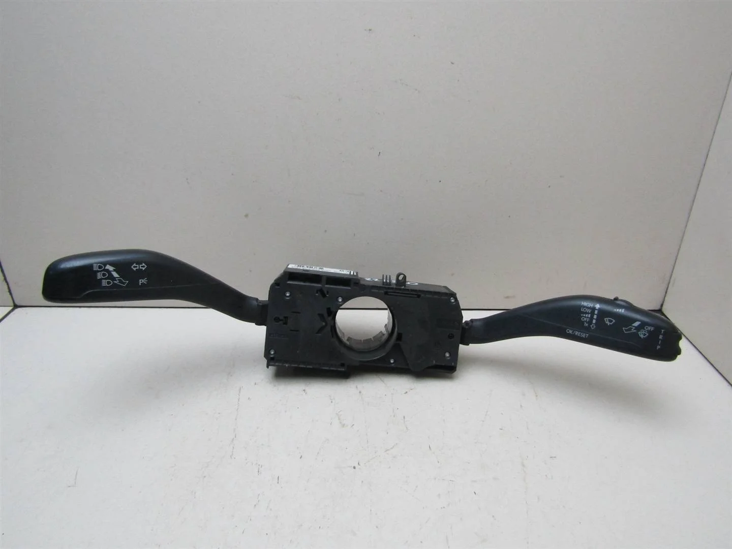 Переключатель подрулевой в сборе VW Polo (Sed RUS) 2011-2020  [6Q0953503DP]  1.6 CFNA в Вологде