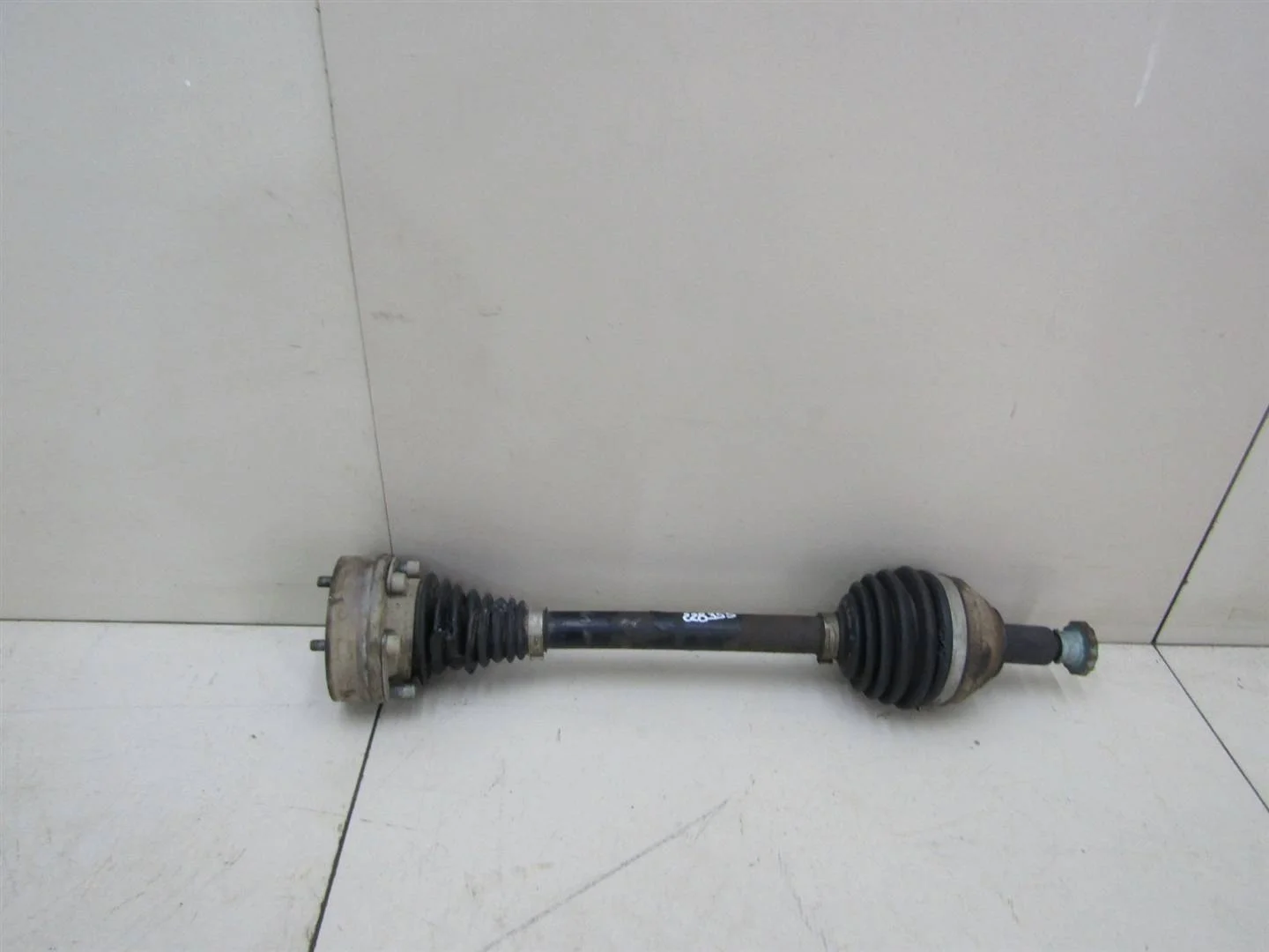 Полуось передняя левая VW Polo (Sed RUS) 2011-2020  [6R0407761K]  1.6 CFNA в Вологде