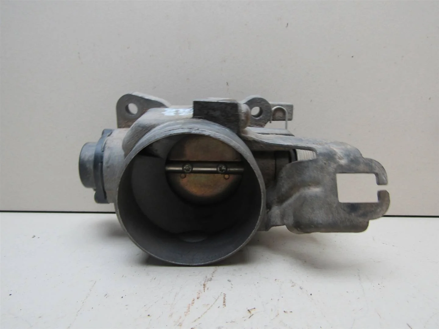 Заслонка дроссельная Ford Focus I 1998-2004  [1477939]  1.6 8V CDDA Zetec RoCam в Вологде